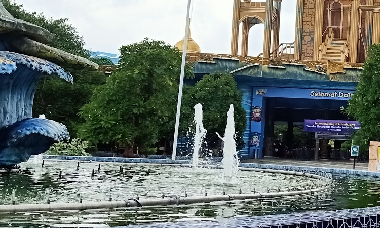 Bolehkah Anak Main Hujan? Ini Manfaatnya